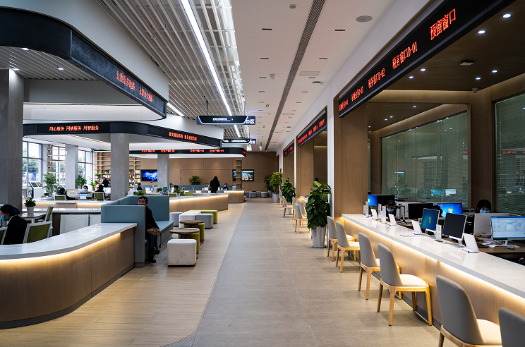 专设“最多跑一人”办公室 内江经开区政务服务中心投用，开启服务新篇章